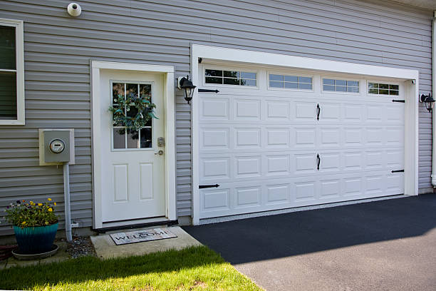 24/7 Emergency Garage Door Panel Replacement experts in Byram, MS